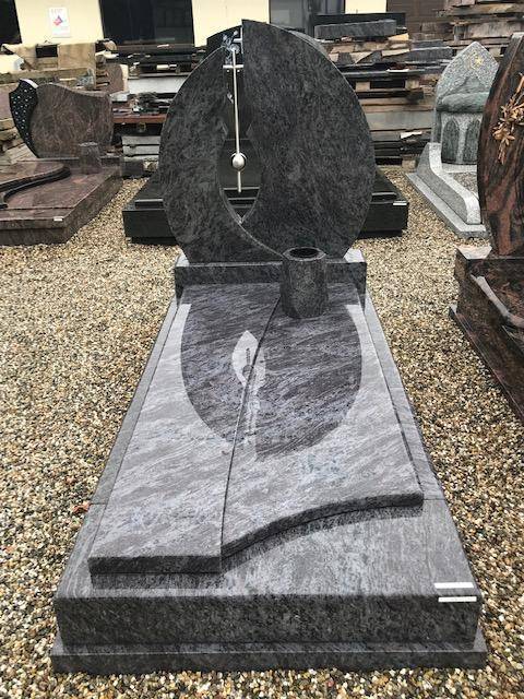 Pierre tomable granit avec dalle simple largeur croix / boulle